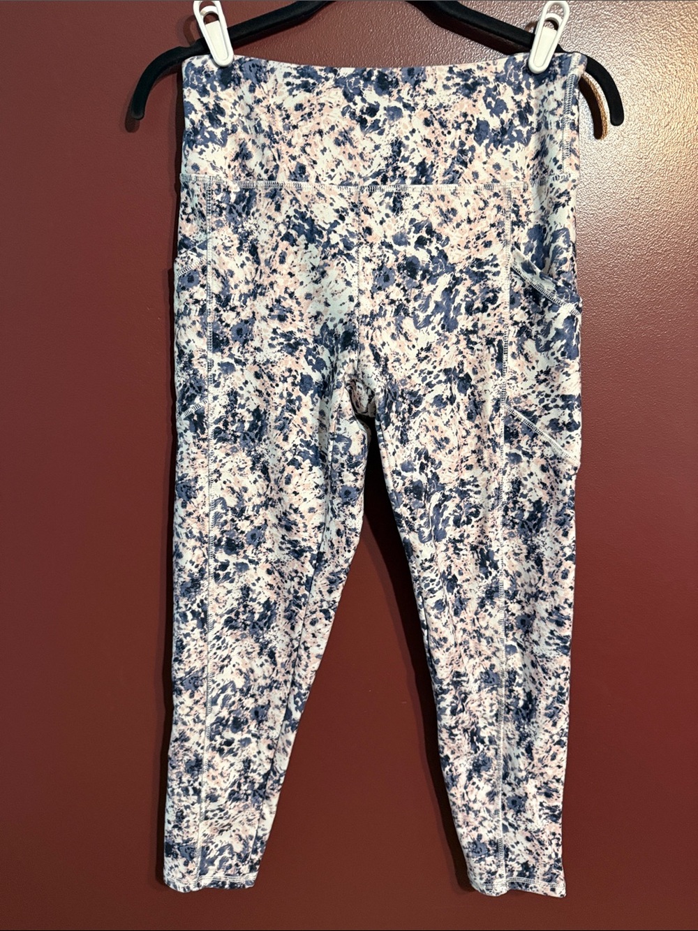 Balance Collection Blue and White Printed Capri Leggings